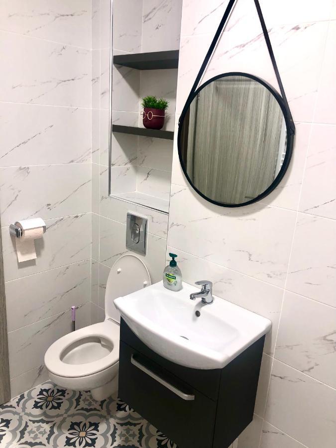 Holiday Apartments Галац Экстерьер фото